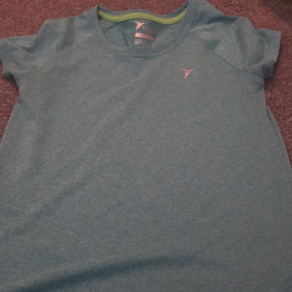 Old Navy active T-shirt